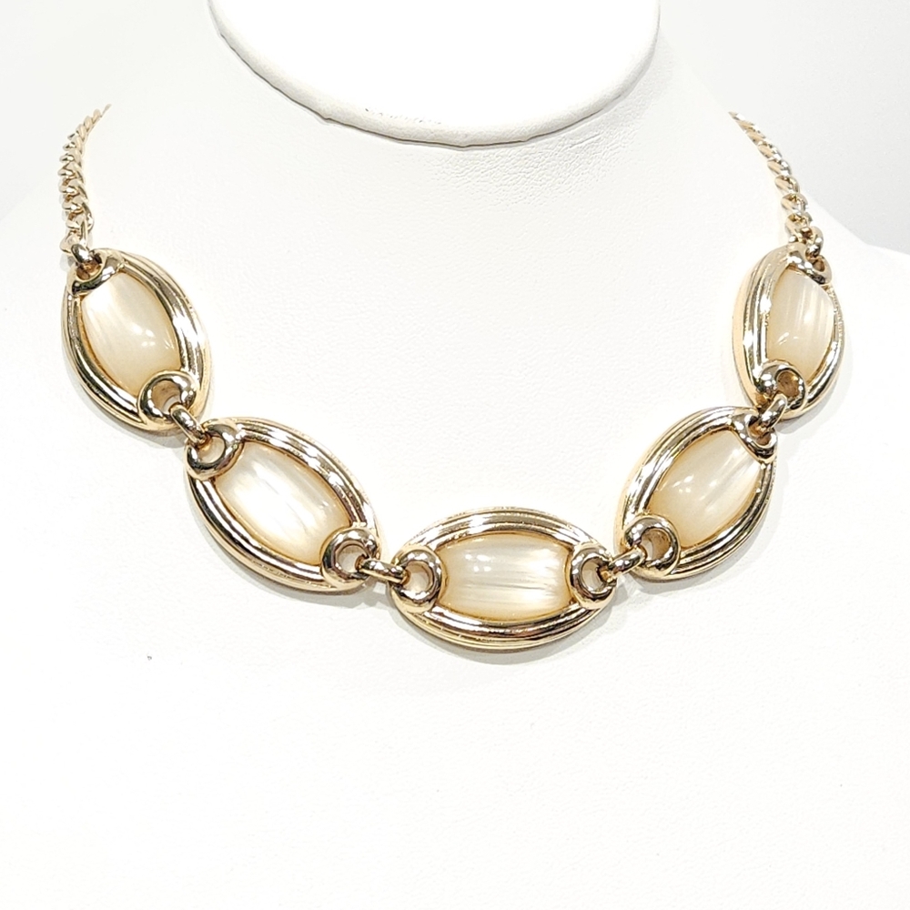 Christian Dior Vintage Ivory Lucite Gold-tone Link Chain Necklace 1970s 1980s - Picture 6 of 16